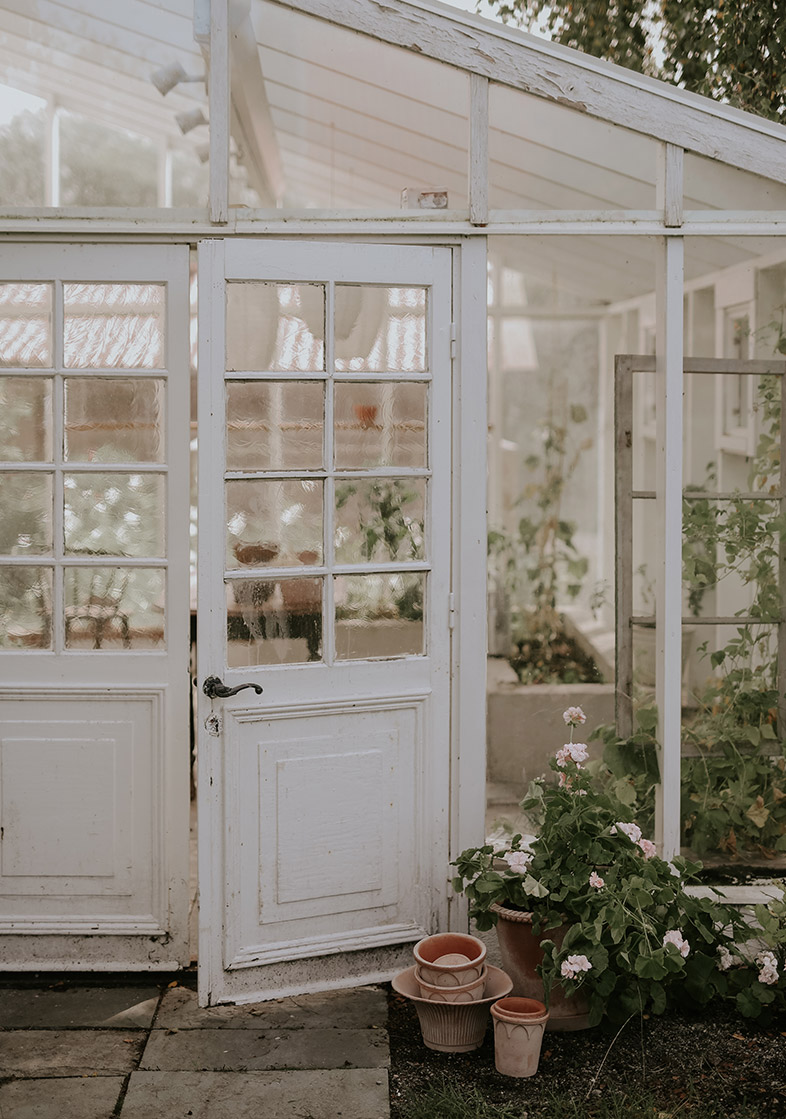 The large greenhouse of Anna Kubel in the family’s garden in Norrtälje, Sweden. Photo: Anna Kubel.