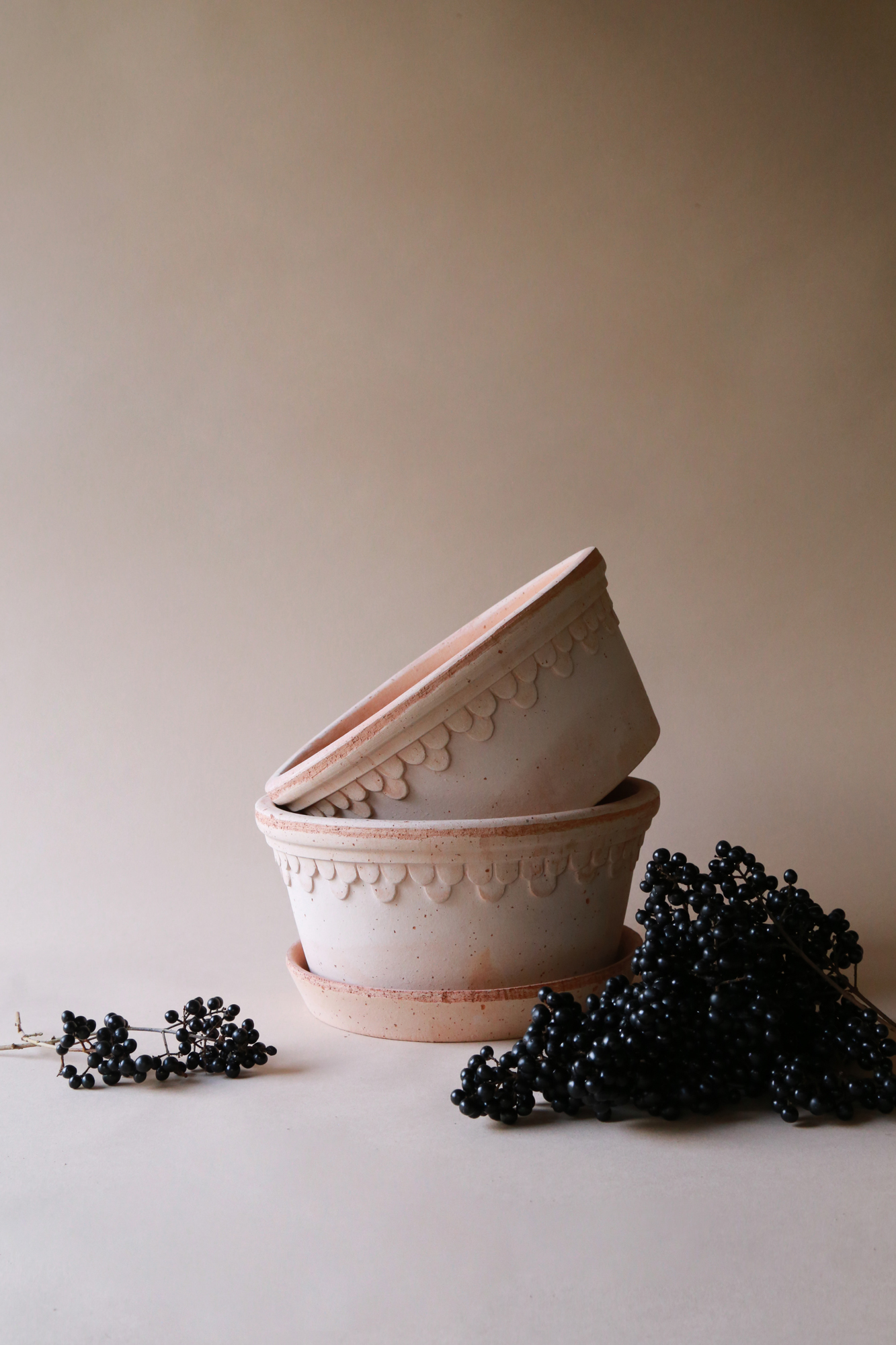 Københavner low pot. Inspired by pottery made at the Royal Palace of Fredensborg.