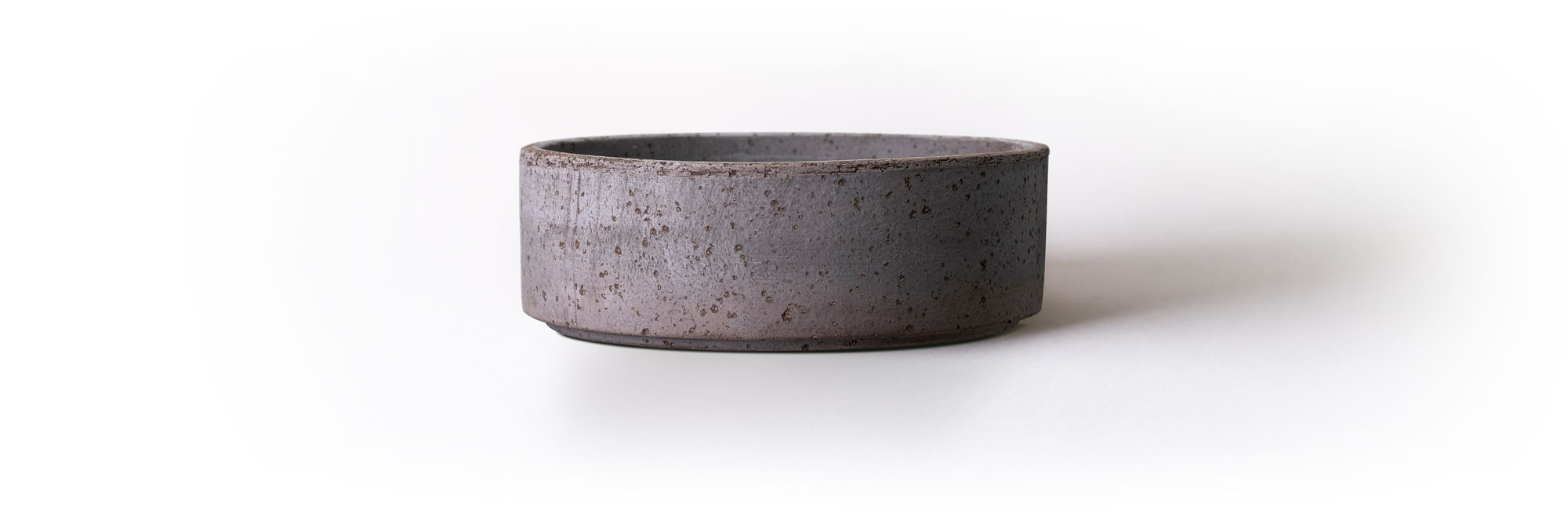 Bergs Potter. Hoff Saucer. Grey Raw Terracotta. Indoor and outdoor