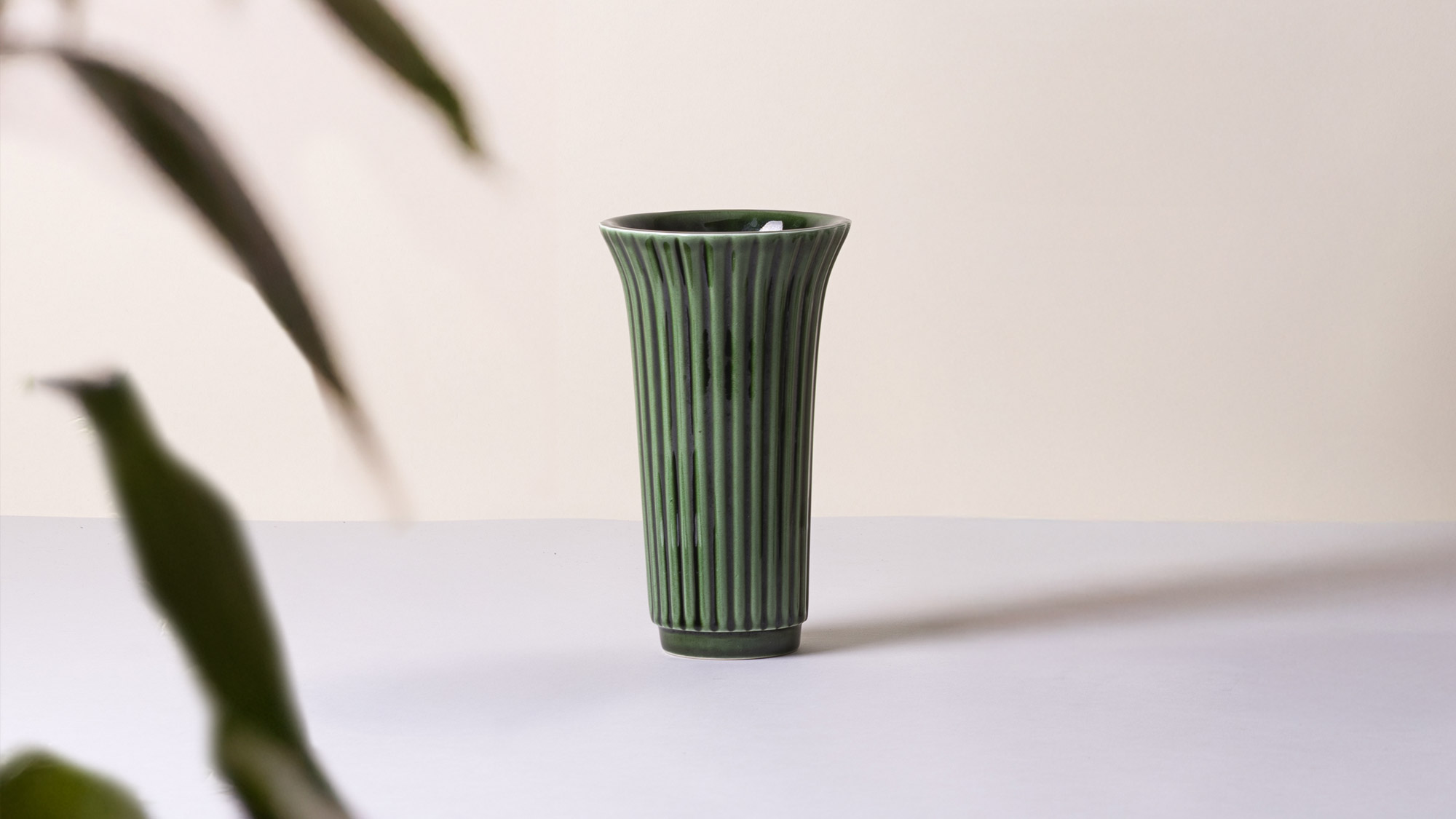 Bergs Potter emerald green Daisy Vase